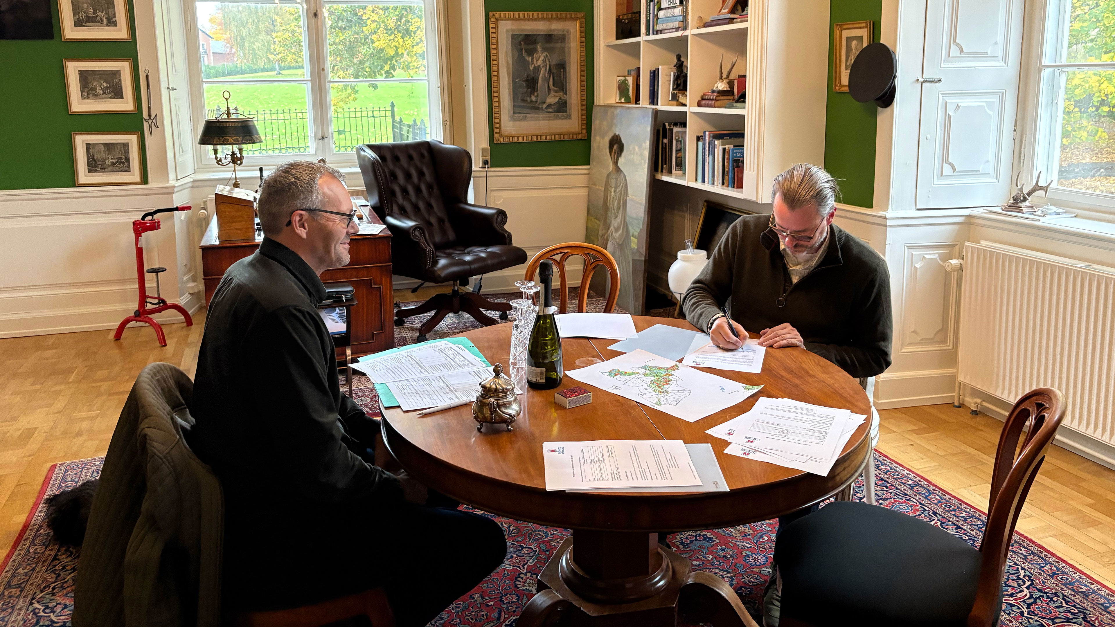 Ejer af Glorup Gods Jacob Juitfeldt Rosenkrantz underskriver projektaftale