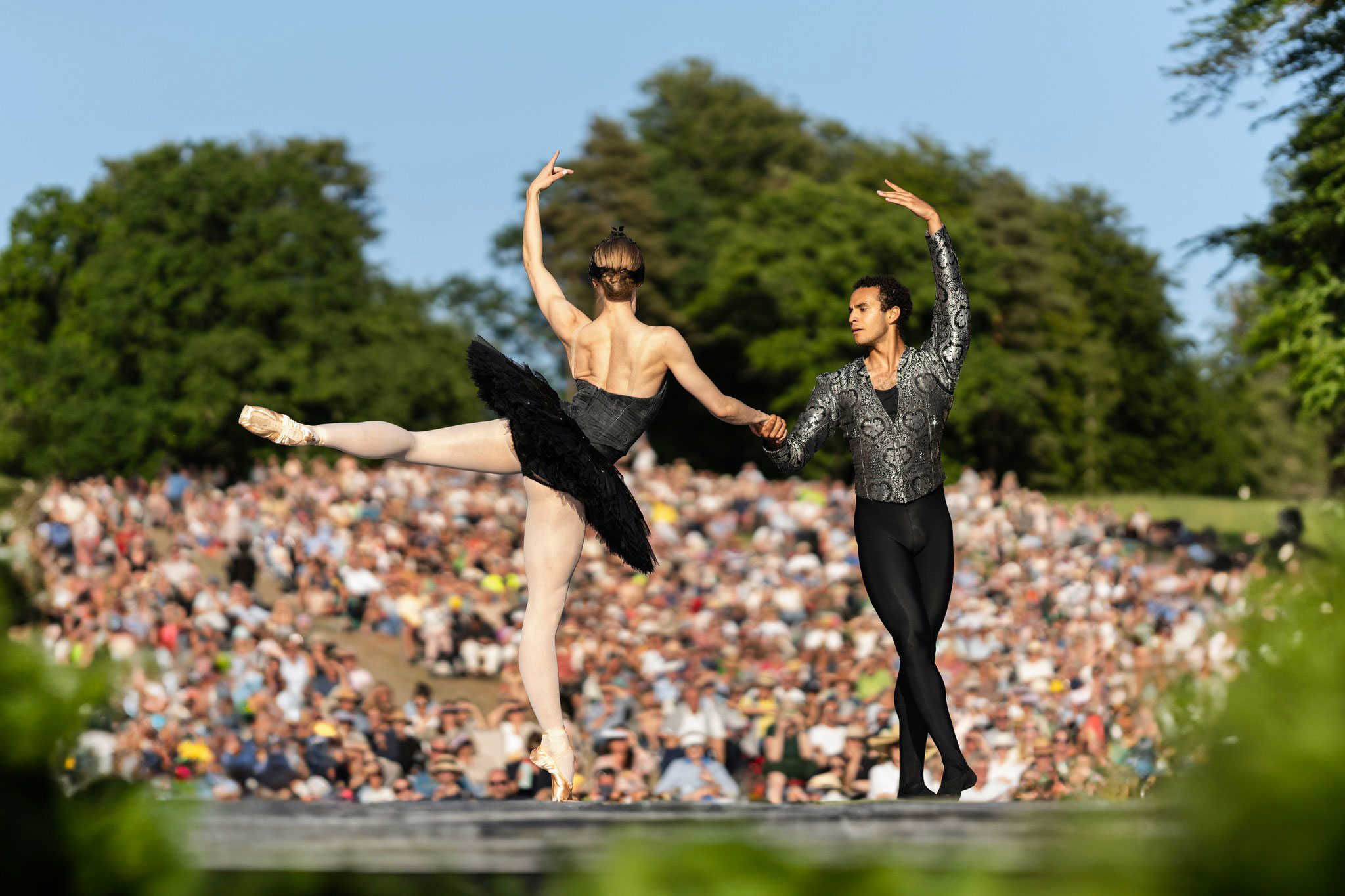 Kongelig somerballet under åben himmel