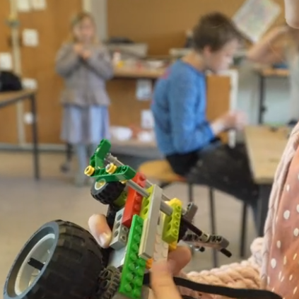 Børn der bygger med lego