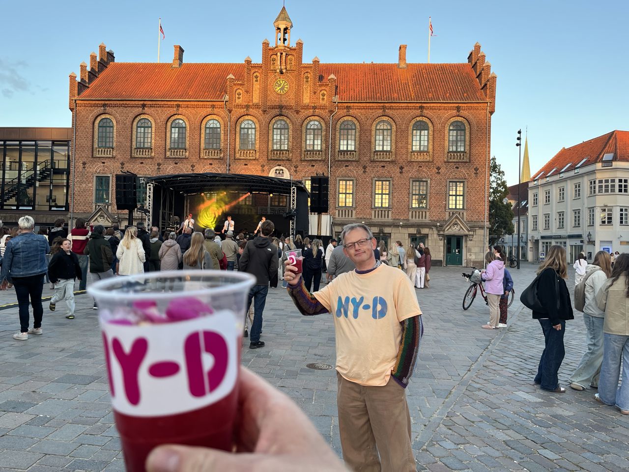 Koncert med 9000 håb på Torvet til NYD