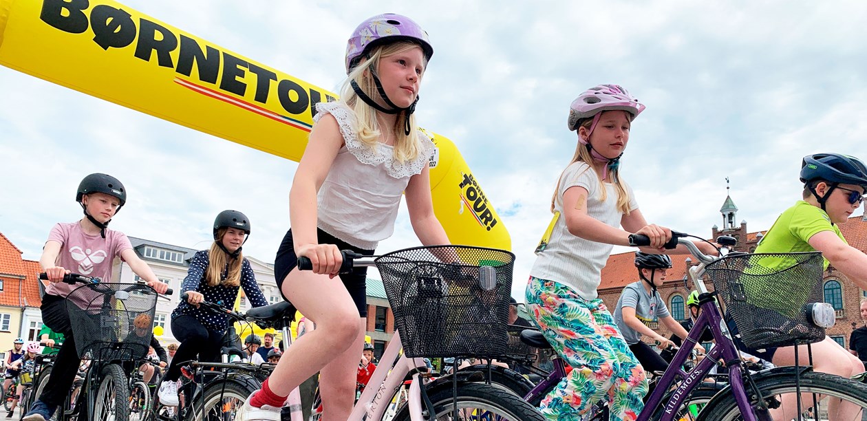 Børn der cykler til Børnetour i Nyborg 2021