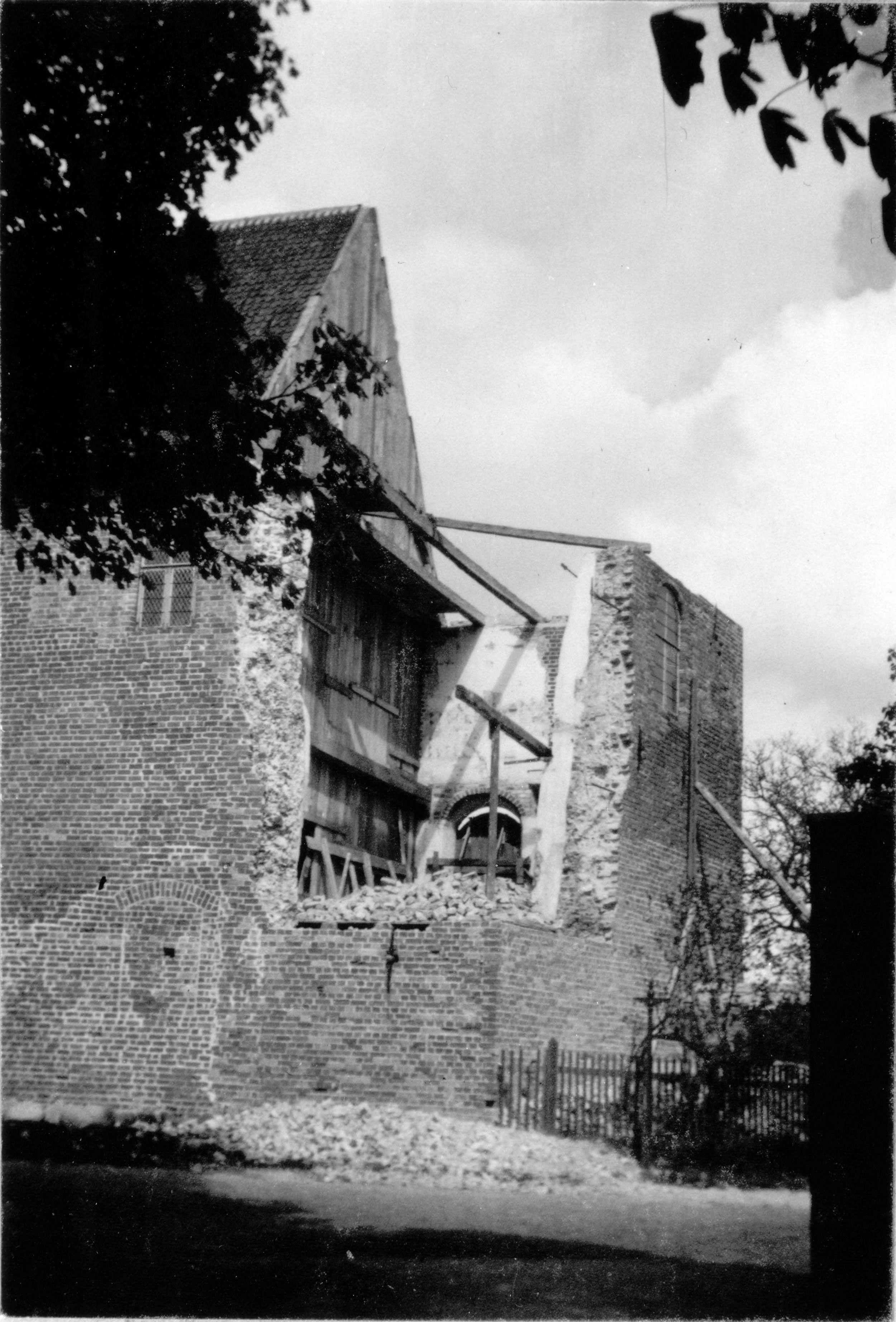 Nyborg Slot under Nationalmuseets restaurering 1921-22 - Det sydlige tårn.