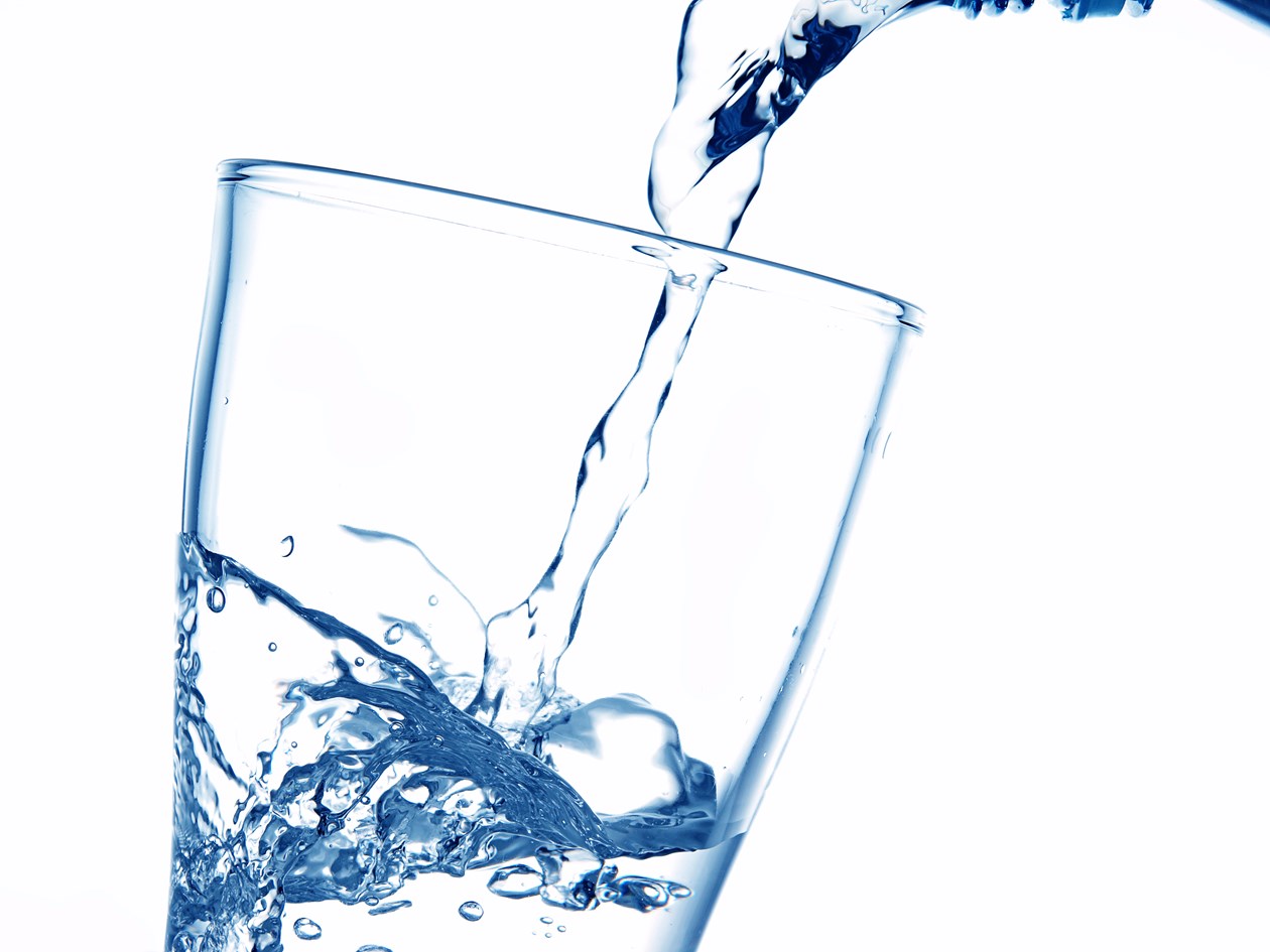 Drikkevand i glas