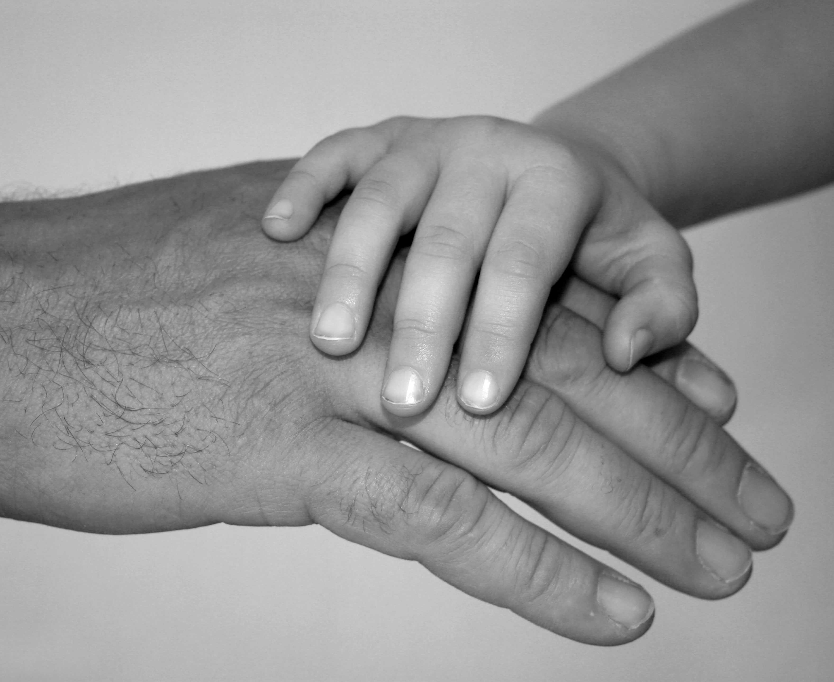 Sort/hvid foto af hænder