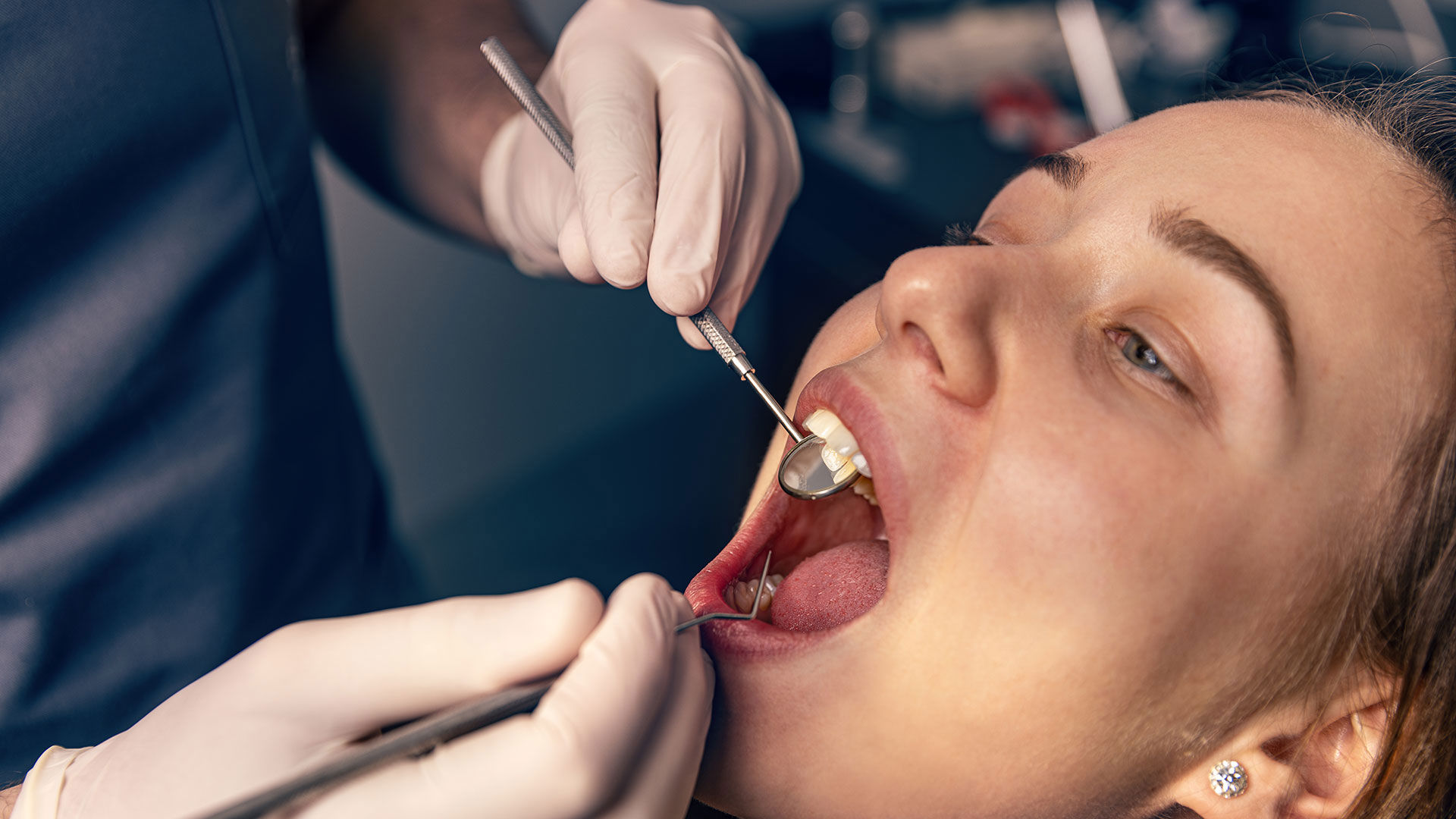 Ung der får tandpleje