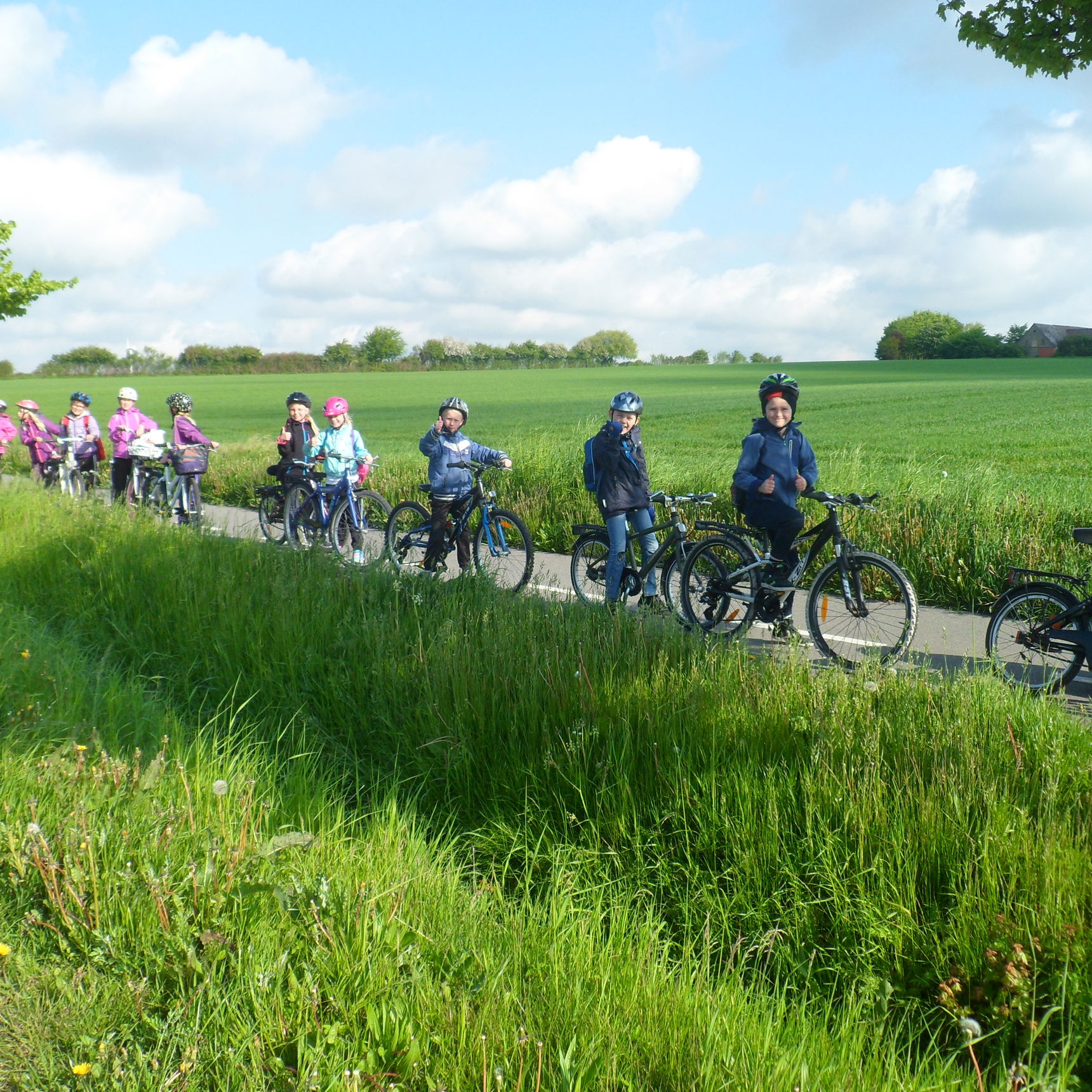 Børn på cykeltur