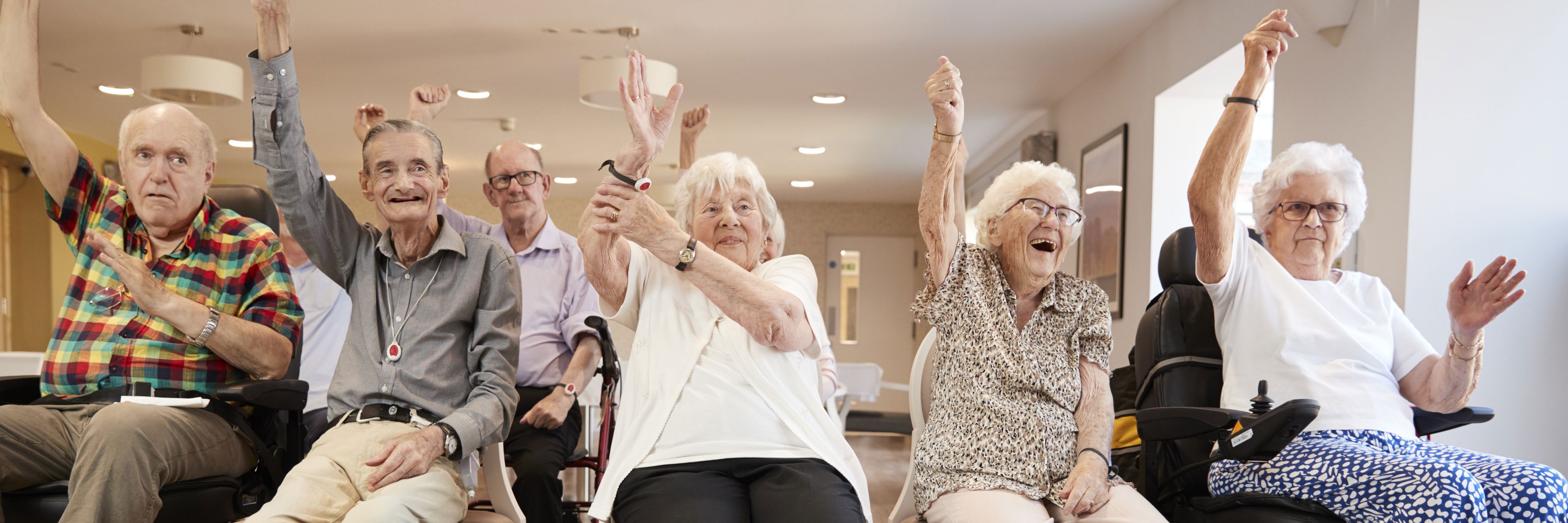 Seniorer der laver stolegymnastik