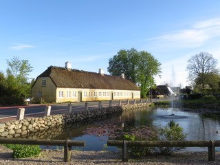 Gult hus ved gadekærret i Svindinge
