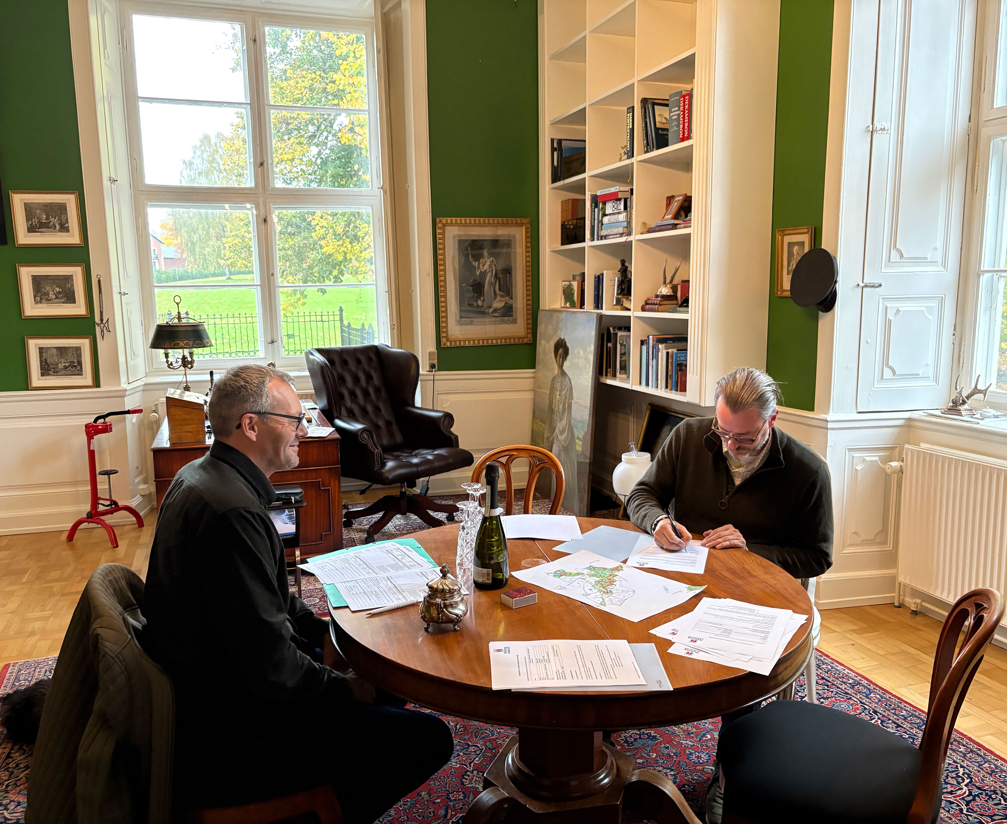 Ejer af Glorup Gods Jacob Juitfeldt Rosenkrantz underskriver projektaftale