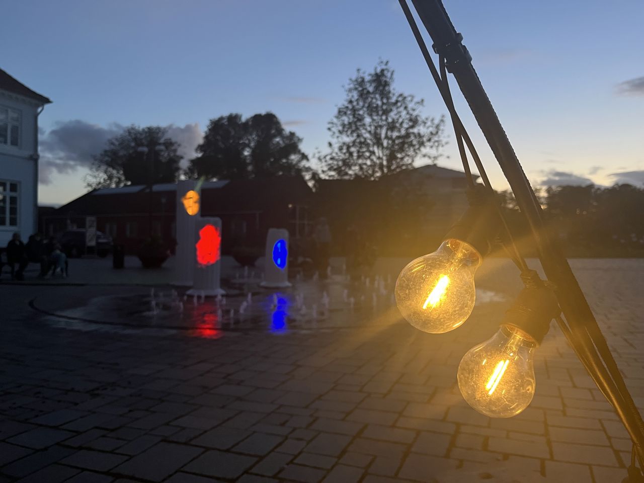 Lys kunst på torvet