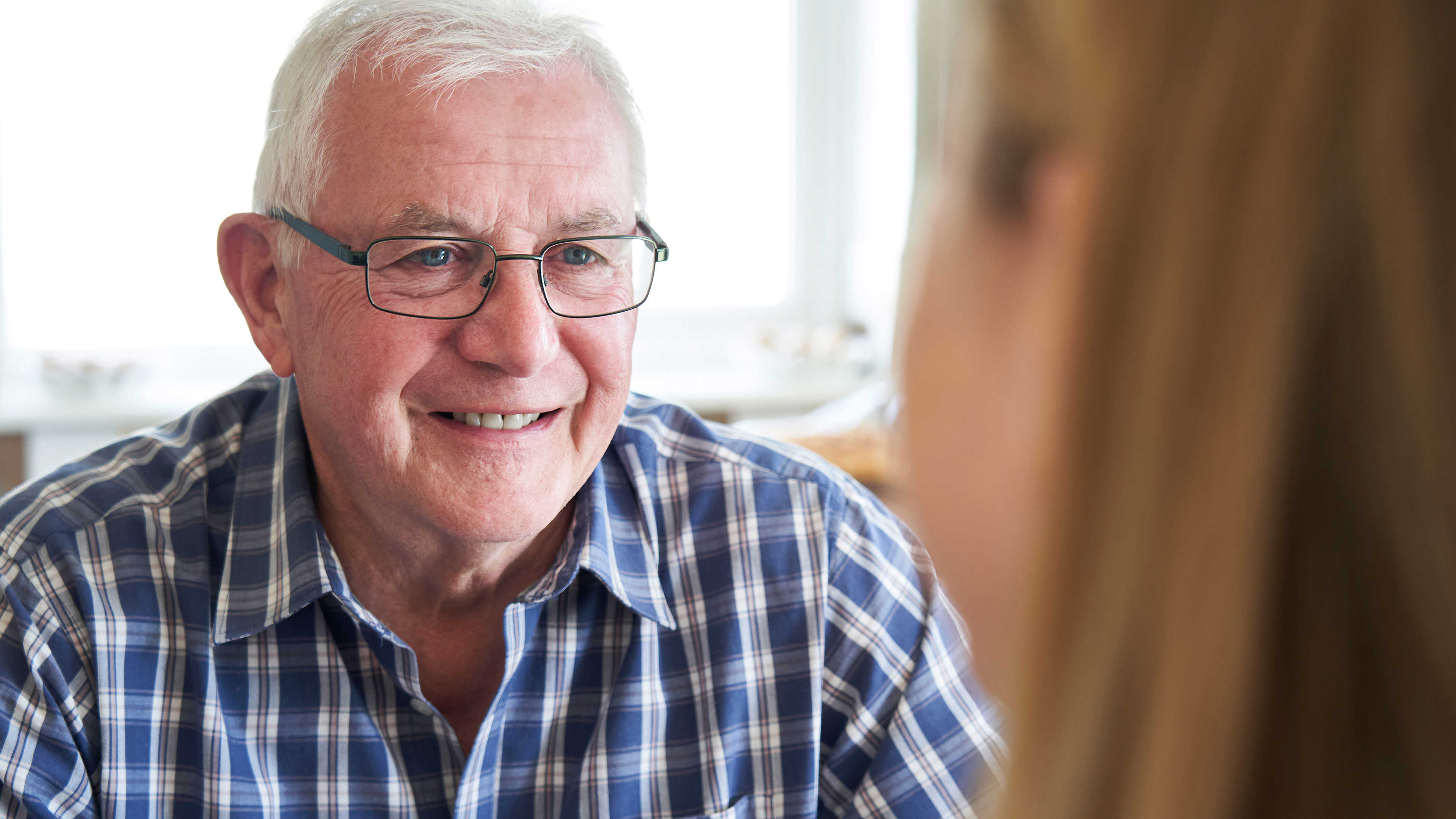 Forebyggende hjemmebesøg af en ældre herre