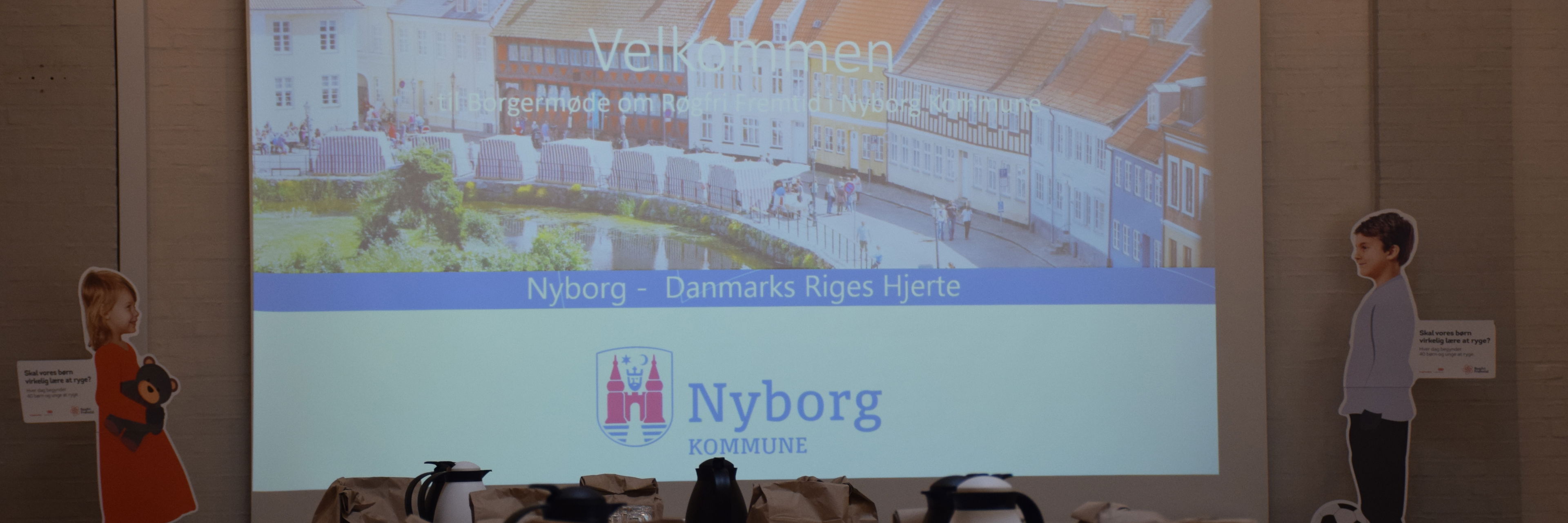 Plance i et mødelokale på Nyborg Rådhus