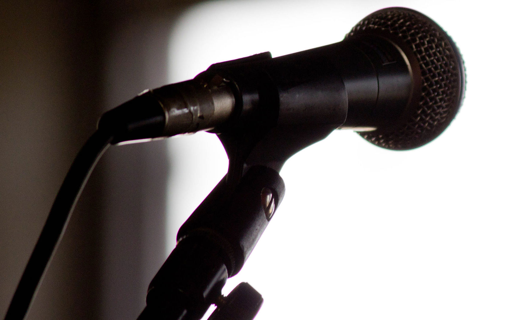 Tegning af en mikrofon med ordlyden Rec