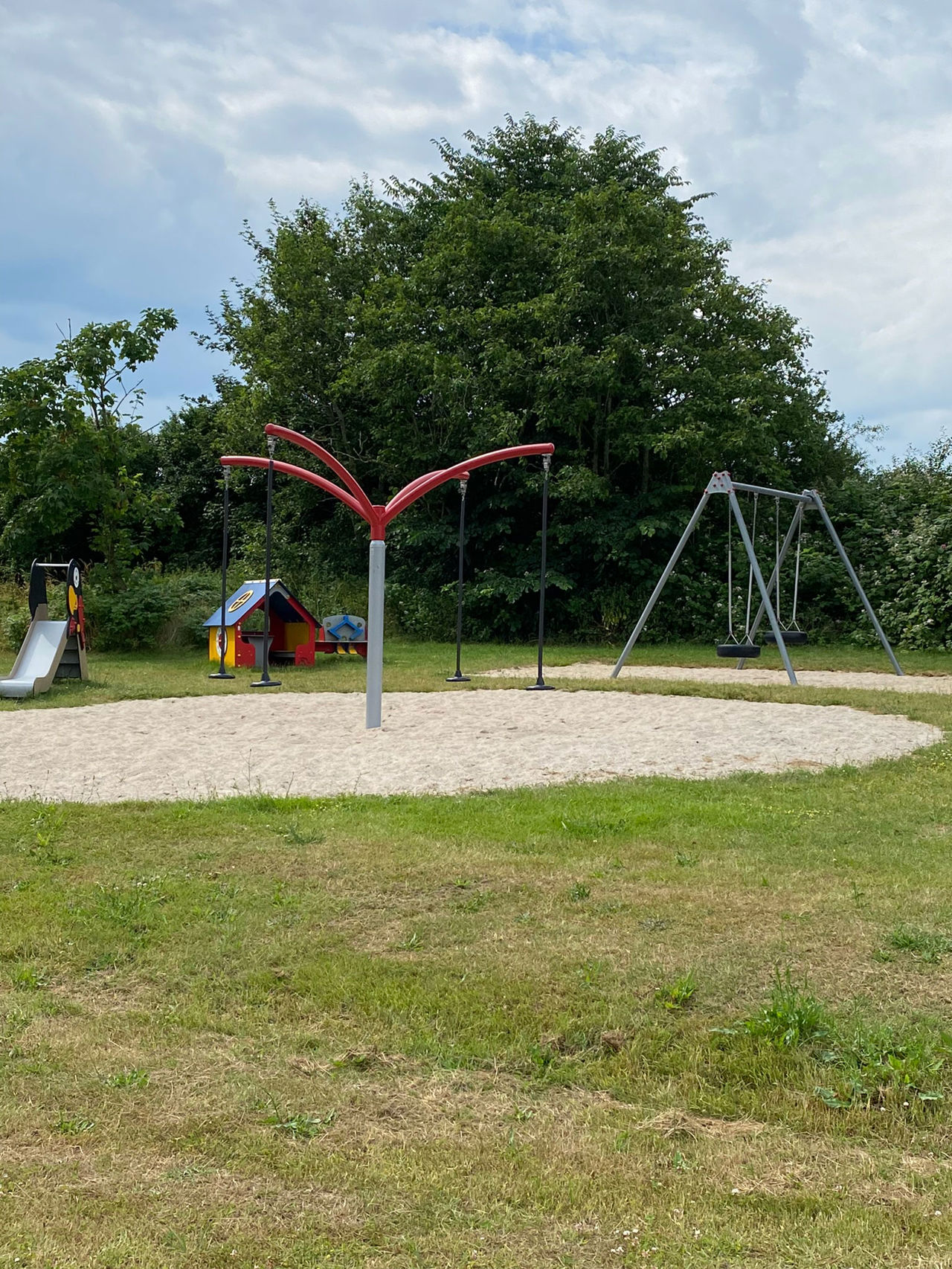 Legestativ på legepladsen i Hjulby